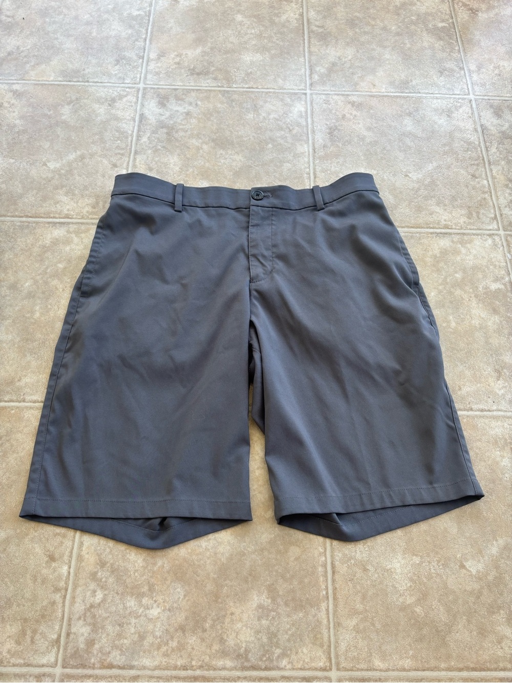 Nike Men's Solid Charcoal Flat-Front Shorts